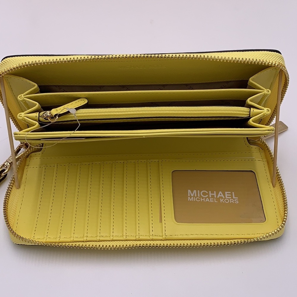 MICHAEL KORS Large Travel Continental Leather
Color: SUNSHINE - Picture 10 of 16